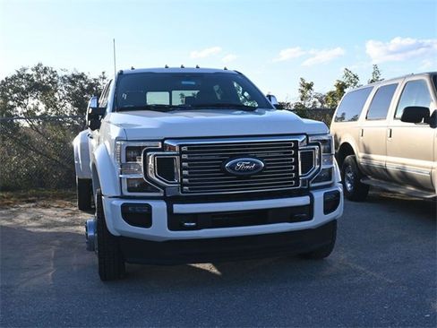 Used 2022 Ford F450 Platinum w/ FX4 Off-Road Package image 3