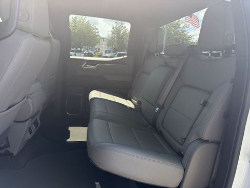 Used 2025 GMC Sierra 1500 SLT AWD/4WD image 23