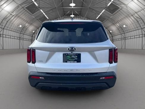 Used 2021 Kia Sorento LX image 6