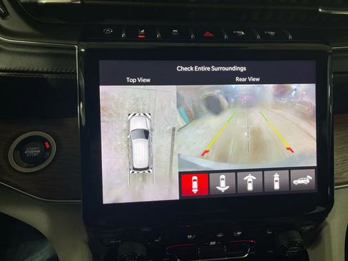 Certified 2021 Jeep Grand Cherokee L Summit w/ Luxury Tech Group V image 17