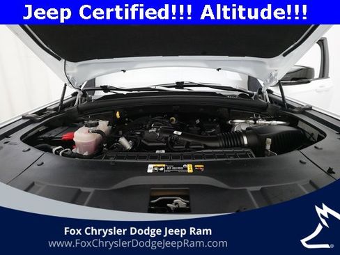 Used 2023 Jeep Grand Cherokee L Laredo image 3