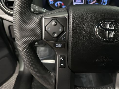 Used 2023 Toyota Tacoma TRD Off-Road image 16