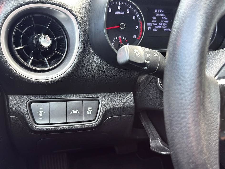 Used 2021 Kia Forte LXS FWD image 25