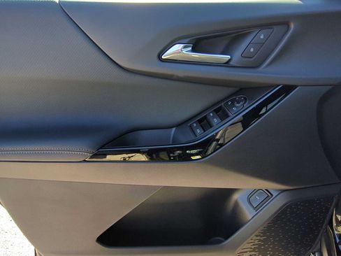 Used 2026 Chevrolet Equinox LT w/ Convenience Package II FWD image 10