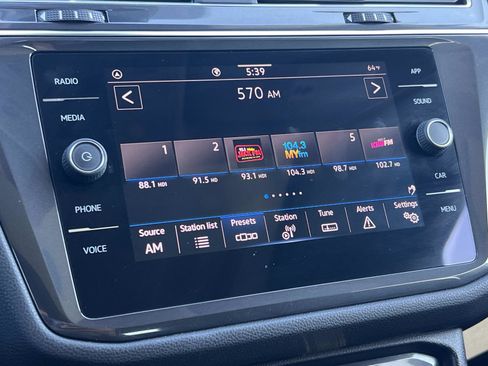 Certified 2022 Volkswagen Tiguan SE image 12