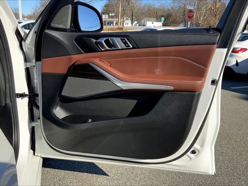 Used 2023 BMW X5 xDrive40i w/ M Sport Package image 22