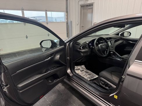 Used 2020 Toyota Camry LE AWD/4WD image 5