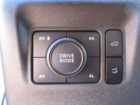 Certified 2025 Ford Expedition Max Platinum image 17