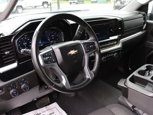 Used 2025 Chevrolet Silverado 2500 LT w/ Convenience Package AWD/4WD image 12