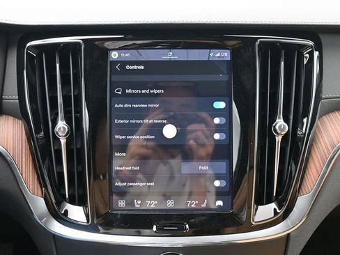 New 2026 Volvo V60 B5 Cross Country Ultra w/ Protection Package Premier AWD/4WD image 20