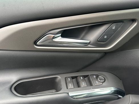 New 2025 Chevrolet Traverse LT w/ Enhanced Driving Package image 11