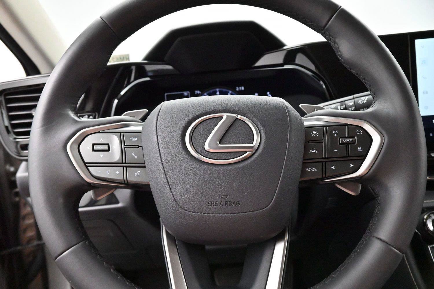 Used 2022 Lexus NX 250 FWD w/ Towing Package (2000 Lbs) image 17