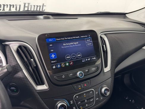 Used 2024 Chevrolet Malibu LT image 14