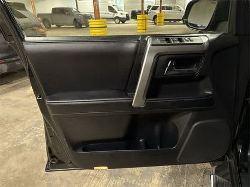 Used 2018 Toyota 4Runner SR5 image 57