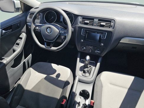Used 2017 Volkswagen Jetta S FWD image 25