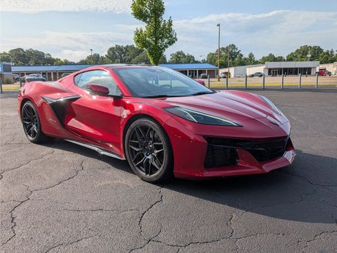Used 2024 Chevrolet Corvette Z06 RWD image 7