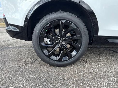 New 2025 Land Rover Discovery Sport Dynamic SE image 25