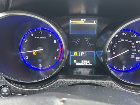 Used 2017 Subaru Outback 3.6R Limited AWD/4WD image 14