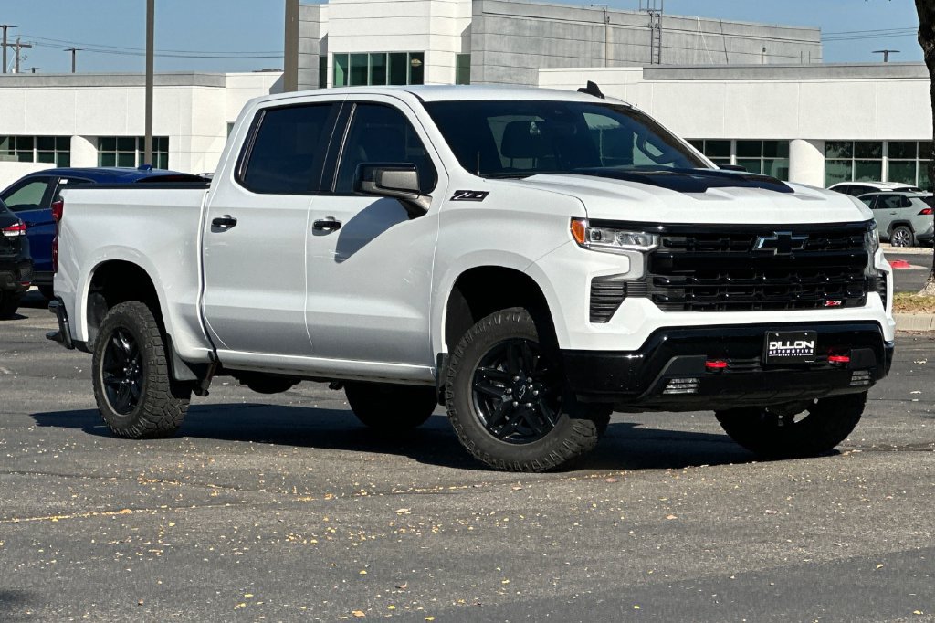 Used 2023 Chevrolet Silverado 1500 LT Trail Boss AWD/4WD image 2