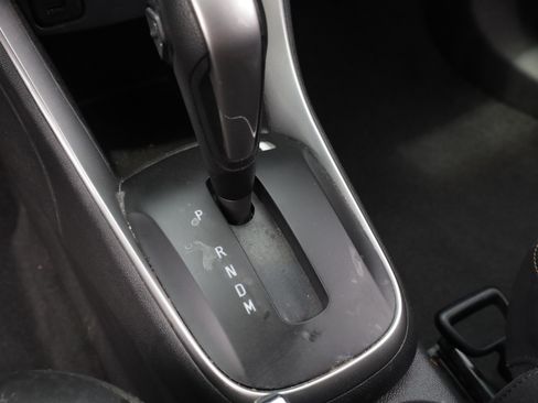 Used 2020 Chevrolet Trax LT w/ LT Convenience Package FWD image 10