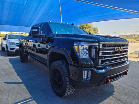 Used 2022 GMC Sierra 2500 AT4 w/ AT4 Premium Plus Package AWD/4WD image 2