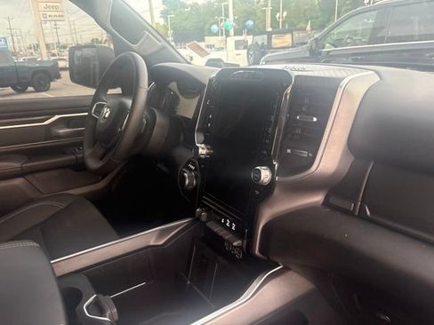 Used 2025 RAM 1500 Big Horn AWD/4WD image 9