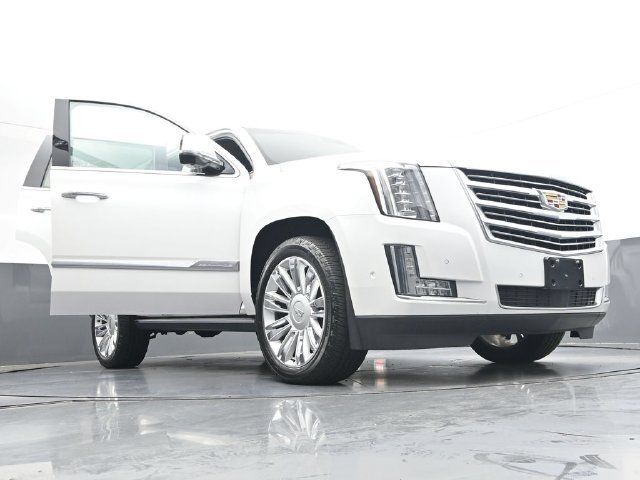 Used 2017 Cadillac Escalade Platinum AWD/4WD image 42