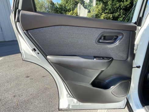 Used 2023 Nissan Rogue S AWD/4WD image 13