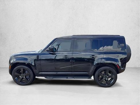 Used 2026 Land Rover Defender 110 X-Dynamic SE AWD/4WD image 9