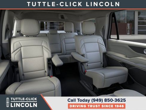 New 2026 Lincoln Navigator Reserve w/ Jet Appearance Package image 11