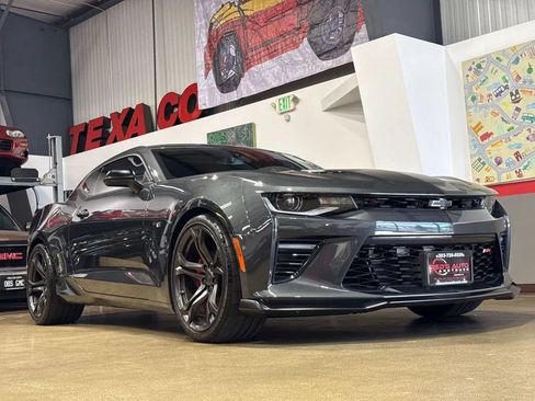 Used 2018 Chevrolet Camaro SS RWD image 47