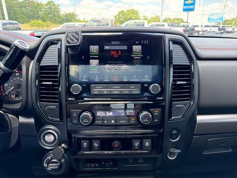 Used 2021 Nissan Titan PRO-4X w/ Pro-4x Convenience Package AWD/4WD image 26