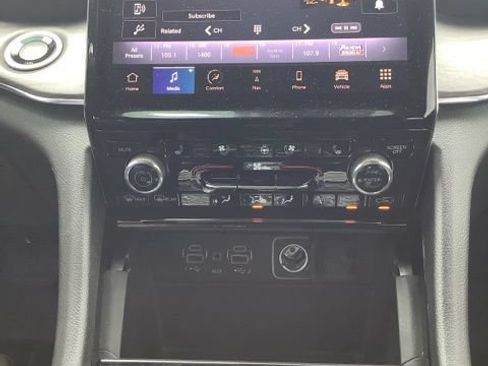 Certified 2023 Jeep Grand Cherokee L Overland AWD/4WD image 27