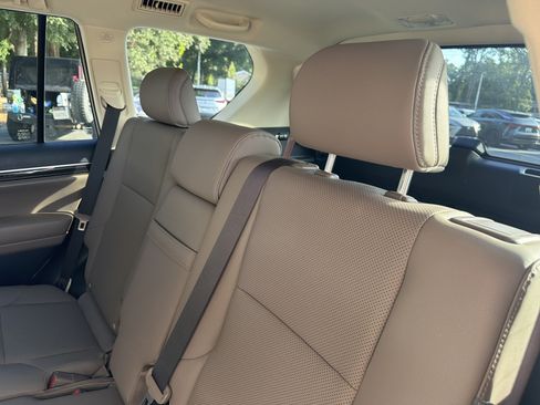 Certified 2023 Lexus GX 460 Premium w/ Premium Package AWD/4WD image 32