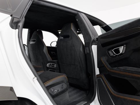 Used 2024 Lamborghini Urus Performante AWD/4WD image 47