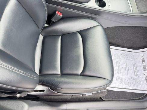 Used 2022 Tesla Model Y Long Range image 45