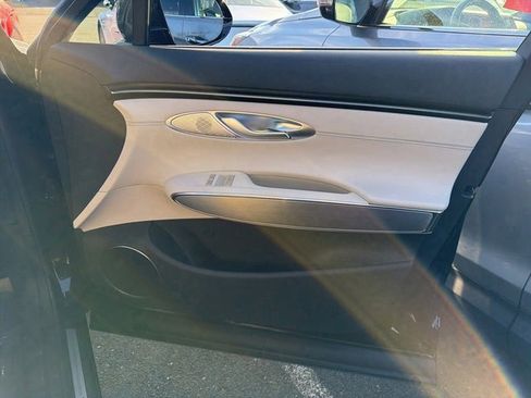 Used 2026 Genesis GV70 2.5T Select image 10