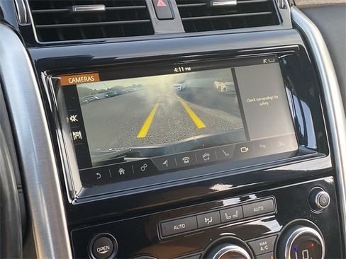 Used 2017 Land Rover Discovery HSE image 14