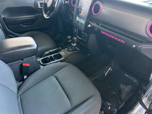 Used 2021 Jeep Wrangler Unlimited Sport AWD/4WD image 15
