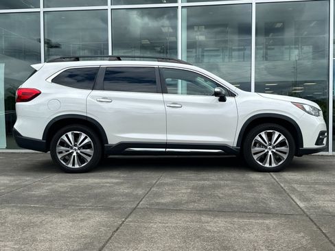 Used 2022 Subaru Ascent Touring AWD/4WD image 2