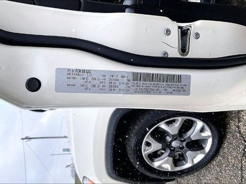 Used 2019 Jeep Compass Limited AWD/4WD image 32