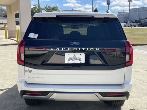 New 2026 Ford Expedition Platinum w/ Platinum Ultimate Package AWD/4WD image 4