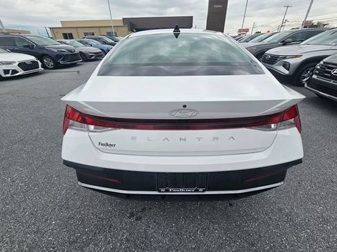 Certified 2024 Hyundai Elantra SEL FWD image 5