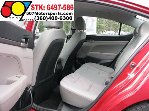 Used 2017 Hyundai Elantra SE image 20