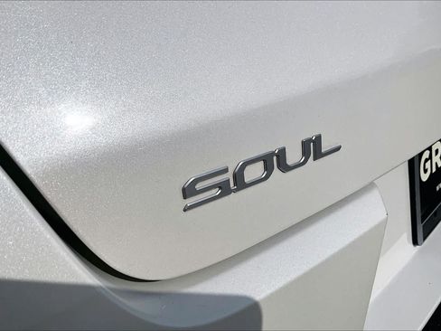 Used 2023 Kia Soul LX FWD image 29