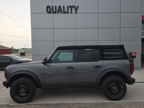 Used 2023 Ford Bronco Black Diamond AWD/4WD image 3