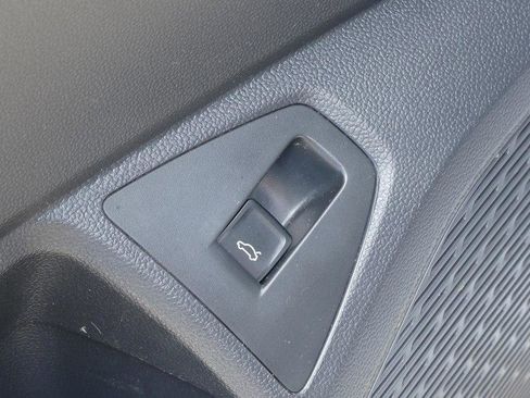 Used 2019 Volkswagen Jetta SE FWD image 12