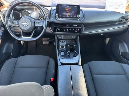 Used 2023 Nissan Rogue S image 17