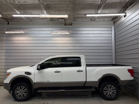 Used 2017 Nissan Titan Platinum Reserve AWD/4WD image 10