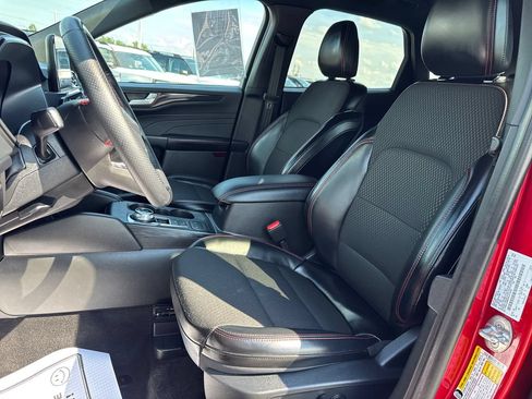 Used 2025 Ford Escape ST-Line AWD/4WD image 10